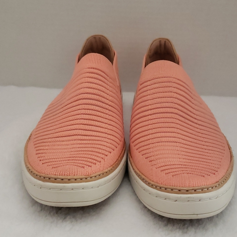 UGG | NWOT Women's Sammy Breeze Slip-On Sz 8.5